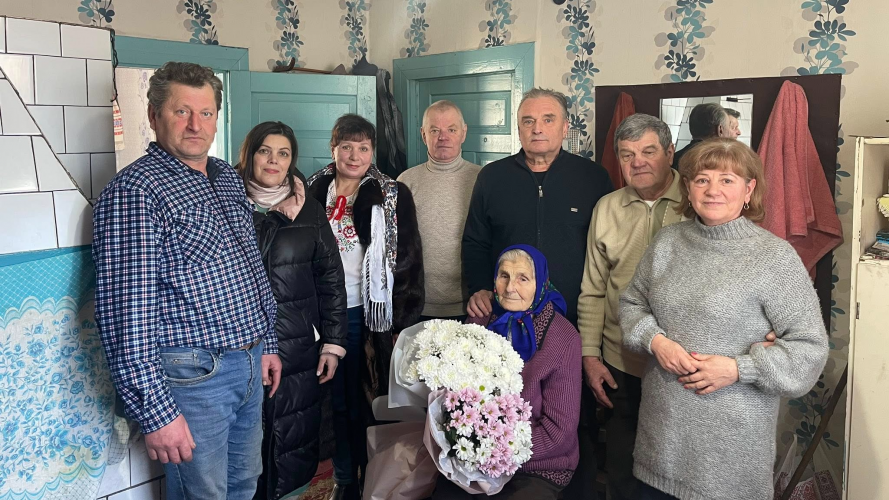 90 років мудрості, доброти й любові до рідної землі: у волинській громаді привітали довгожительку
