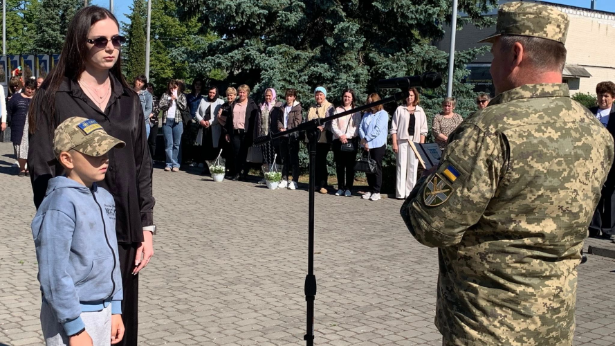 На Волині родині загиблого 30-річного захисника вручили орден «За мужність»