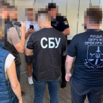 У Луцьку доцента університету затримали на хабарі за вступ ухилянтів до коледжу