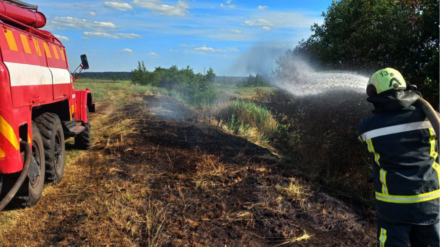 На Волині через недбалість людей виникло сім пожеж: досі гасять займання на торфовищі