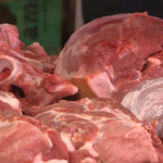 Різдвяні закупівлі в Луцьку: скільки коштує м'ясо та сало на ринку