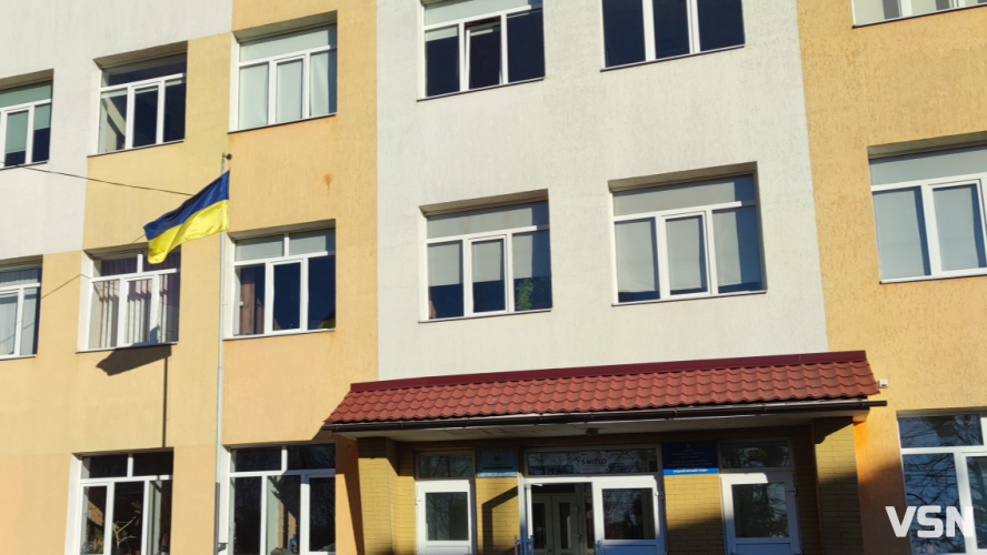 У Луцьку частина шкіл скоротила уроки через відключення світла, а гарячі обіди готують централізовано