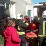 У місті на Волині рятувальники через вікно дісталися до жінки, яка потребувала допомоги