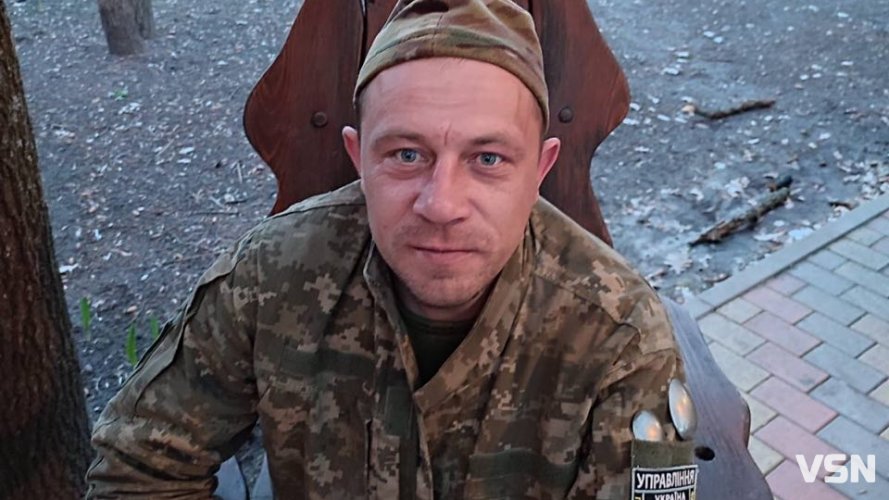 Вірив у Бога і молитви: спогади матері про Героя Степана Локшина з Волині