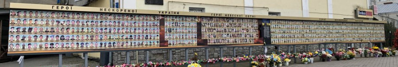 Стало відомо, куди перенесуть фотостенд загиблих воїнів з центру Луцька