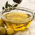 Лікарі б’ють на сполох: чи можна смажити на оливковій олії