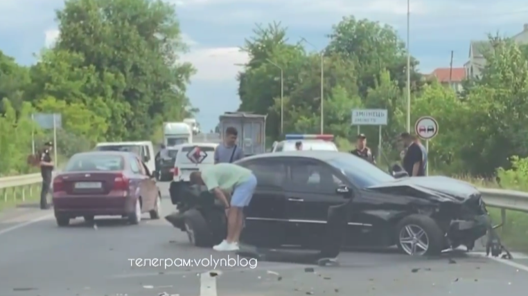 Поблизу Луцька зіткнулися два автомобілі