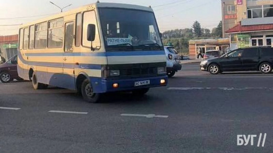 На Волині водій пасажирського автобуса збив жінку і втік