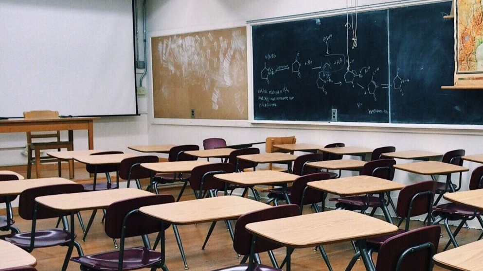 На Волині учень підірвав на уроці хлопавку-бомбочку