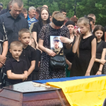 Без батька залишилося двоє дітей: волиняни попрощалися з Героєм Андрієм Брилюком