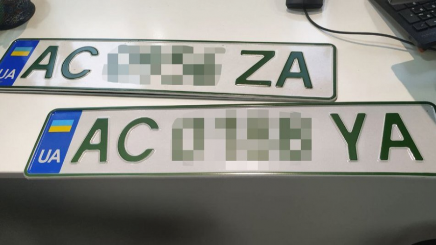 300 автовласників на Волині замінили номерні знаки з літерами Z та V на нові