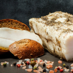 Чи можна їсти сало щодня