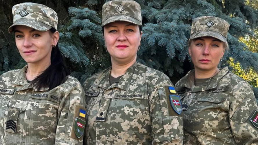 Чоловіки й сини — на фронті, вони тримають стрій у документах: історія захисниць волинської бригади