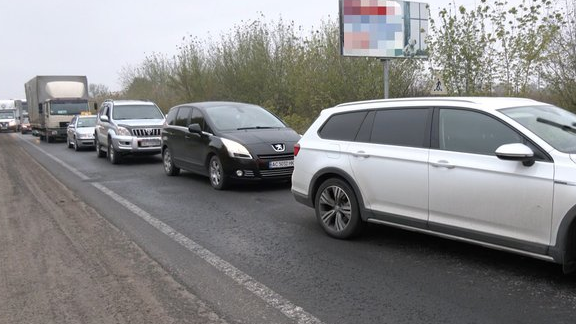 ТЦК перевіряють документи - затори