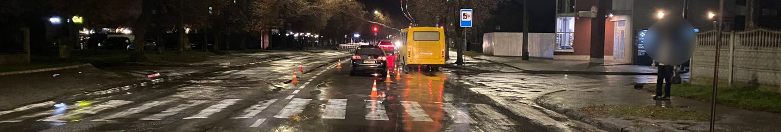 Постраждала жінка, яку в Луцьку на переході збив водій, у реанімації