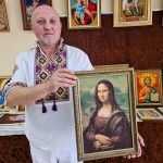 Мону Лізу вишив на нічній зміні: працівник АЗС із Волині здивував виставкою шедеврів