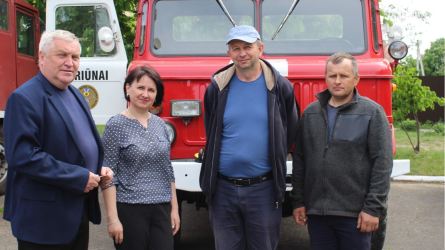 Волинська громада отримала спецавтомобіль від Литви