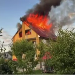 У Луцькому районі загорівся триповерховий будинок: подробиці