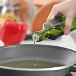 На якій оливковій олії заборонено смажити: ніколи не використовуйте її