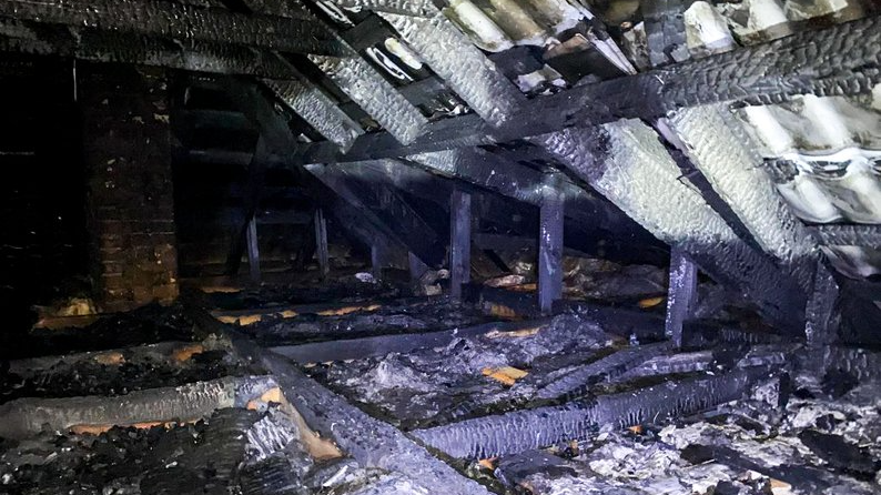 Судять волинянина, який підпалив будинок знайомої. Жінка згоріла