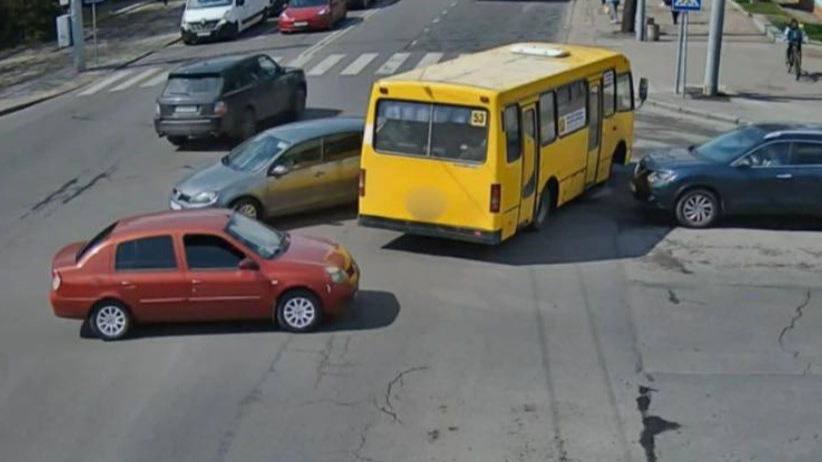 У Рівному помер водій маршрутки