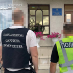На Волині трьох посадовців викрили у розкраданні грошей у сфері охорони дитинства