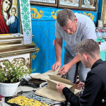 У старовинній церкві на Волині під час ремонту відшукали старовинні книги