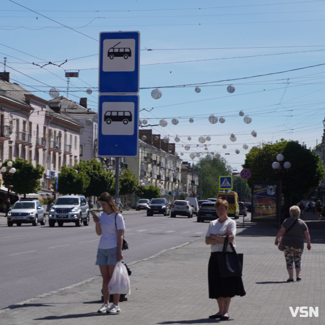 Лучани не можуть дістатися до Алеї Героїв у Гаразджі: в ОВА пояснили, чому не додають рейси