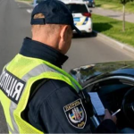 Запропонував поліцейським 3 тисячі хабаря: на Волині водій заплатить у вісім разів більше