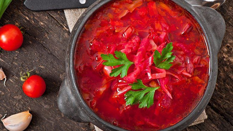 Від борщу з в'юнами до бобівників: що готували прабабусі на Волині?