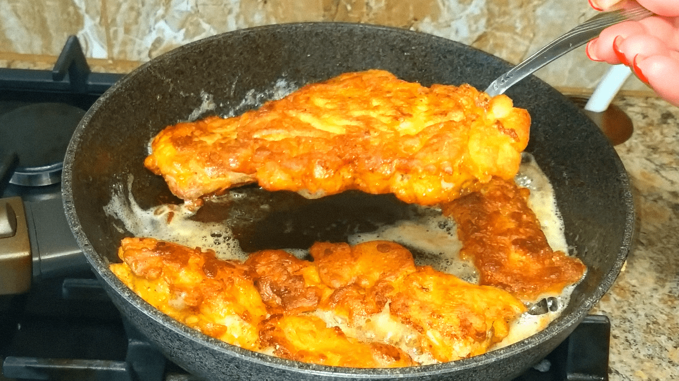 Відбивні ніжні, а кляр не прилипає завдяки простій техніці «1-10-2»