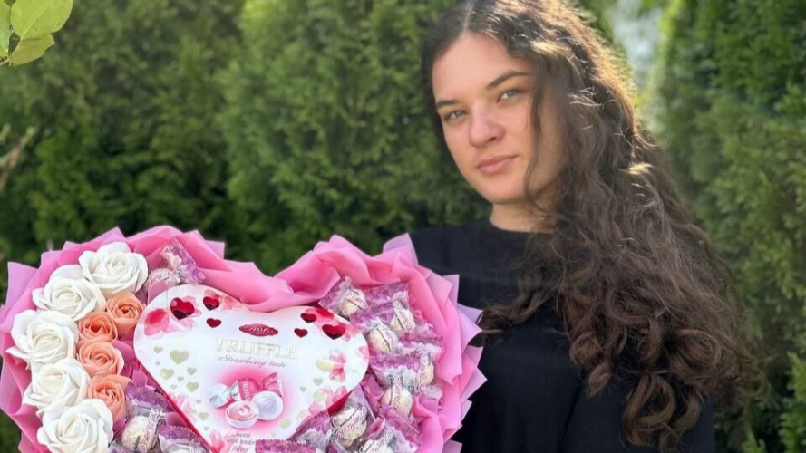 Юна майстриня з Волині створює унікальні букети з солодощів і м’яса