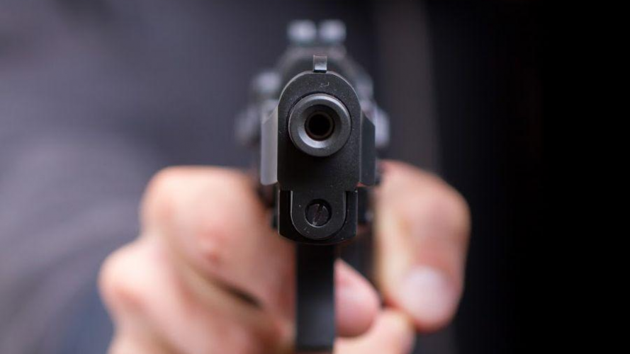 Син вистрілив собі в долоню з пневматичного пістолета: на Волині оштрафували матір