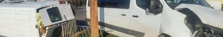 Бус від удару перекинувся на бік: у Луцьку внаслідок ДТП травмувався водій автомобіля