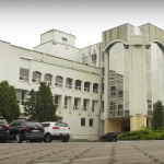 Скандал за двір і парковку: у Луцьку податківці судяться з ОСББ