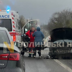 Під Луцьком - жахлива ДТП: від удару в легковика відірвало колесо