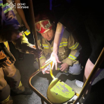 У Луцьку рятувальники різали гойдалку, щоб допомогти дівчині