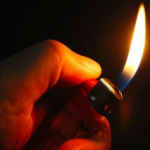 На Волині молодик підпалив двері квартири, де були діти