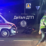 На Волині водій авто збив двох підлітків на електроскутері і втік з місця ДТП: його розшукують