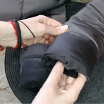 Як швидко видалити засмальцьовані плями на верхньому одязі вдома