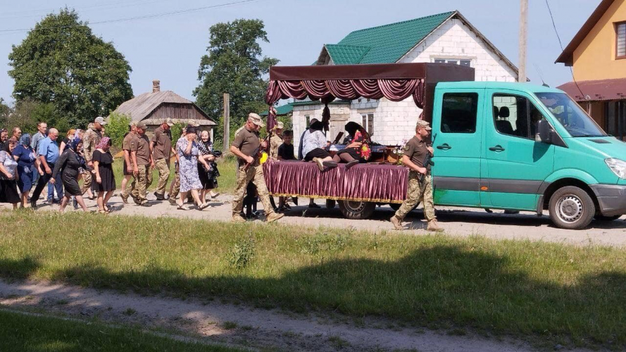 На Волині провели в останню путь Героя Миколу Нифодюка, який загинув внаслідок артилерійського обстрілу