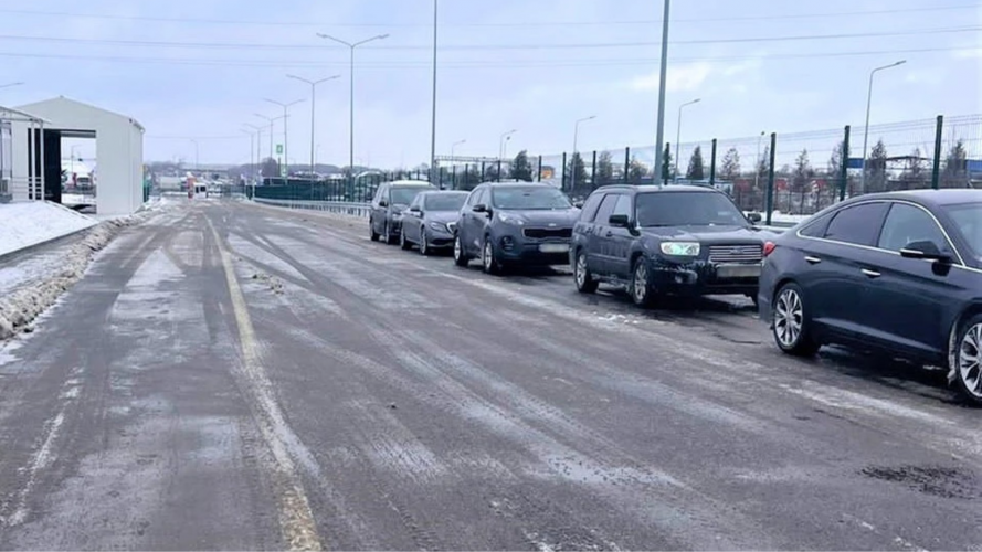 Прикордонники повідомили про черги на трьох пунктах пропуску з Польщею