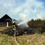 На Волині через необережне поводження з вогнем ледь не згоріла господарська будівля