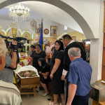 У Луцьку сотні людей прийшли на похорон військового Андрія Коробка, причину смерті якого з'ясовувала експертиза
