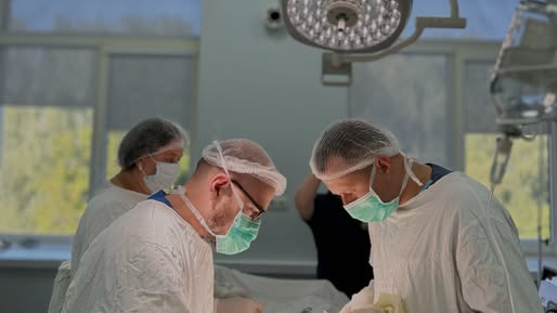 У Володимирі успішно прооперували 87-річного чоловіка з паховою грижею