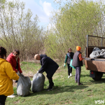 У Луцьку стартувала загальноміська толока: прибирають парки та заповідні зони