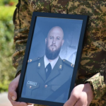 «Це сержант-легенда, він дуже багато зробив для нашої країни»: спогади про Героя з Луцька Олександра Ющенка