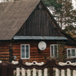 Опалення, вода та їжа: як волинянам підготувати приватний будинок до відключень світла