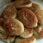 Повітряні пісні біляші з картоплею: простий і ситний рецепт для посту