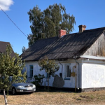Під штукатуркою знайшли старовинний орнамент: на Волині реставрують столітню хату